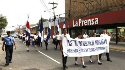 Ayer los alumnos hicieron recorrido con la Antorcha de Libertad