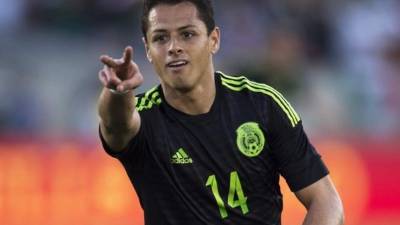 Javier Hernández, atacante pretendido por varios clubes en Europa.