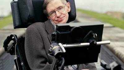 Stephen Hawking muere a los 76 años.
