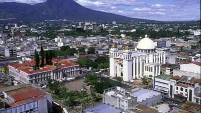 Panorámica de San Salvador. En la periferia de la capital salvadoreña es donde se ubica el epicentro de los temblores.