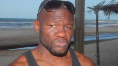 Tyson cuenta con 42 años de edad .