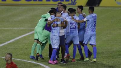 El Ciclón Azul derrotó en la tanda de penales 7-6 al Real España, que logró ganar 1-0 en los 90 minutos para igualar la serie 1-1.