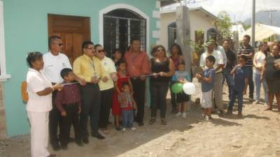 Doce familias ya viven de manera digna al recibir casas de Hábitat. Foto: Javier Rosales.