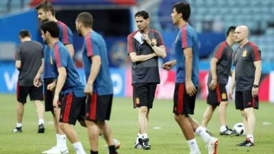 El nuevo seleccionador de España, Fernando Hierro, dejó ver su alineación para el debut contra la Portugal de Cristiano Ronaldo en el Mundial de Rusia 2018. Foto EFE