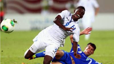 Alberth Elis fue un dolor de cabeza para la defensa de Uzbekistán.