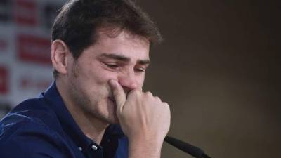 El portero durante la rueda de prensa no pudo evitar las lágrimas.