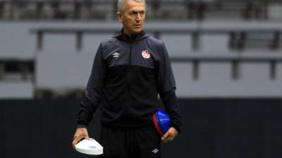 Benito Floro luce tranquilo como casi siempre. En la imagen, durante el entrenamiento de Canadá en el BC Place Stadium. Foto Ronald Aceituno