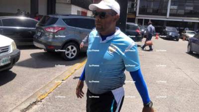 El entrenador Raúl Cáceres ha señalado que se le deben seis meses.