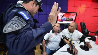 El periodista David Romero Ellner fue capturado este jueves mientras transmitía en Radio Globo, del cual es su director.