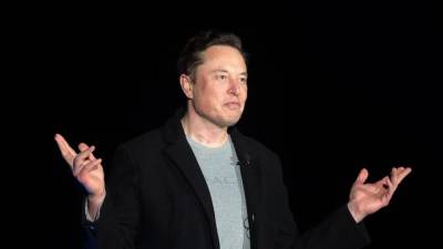 Inversores de Tesla llevan a juicio a Musk en busca de compensaciones multimillonarias por un tuit del magnate en 2018.
