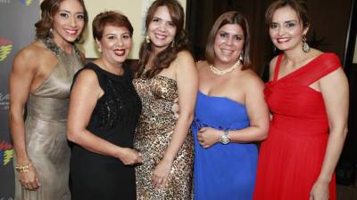 Karla Villar, Miriam Ardón, Nolly Montalván, Pamela El-Bascha y Romina Bueso.