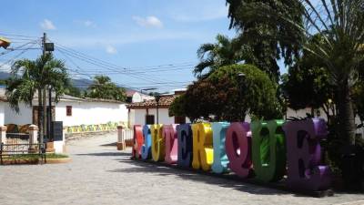 En el parque se encuentran las letras de bienvenida al municipio.