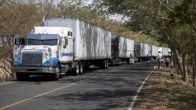 Camiones varados en Peñas Blancas en la frontera entre Nicaragua y Costa Rica, cerca a la ciudad de Rivas (Nicaragua).