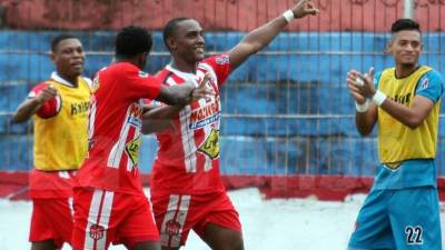 Carlos Palacios 'Calolo' marcó uno de los goles del triunfo del Vida ante el Motagua. Foto Javier Rosales