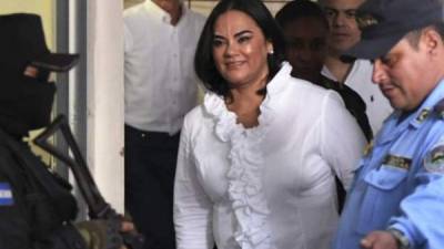 Bonilla, esposa del expresidente Porfirio Lobo, es señalada de coautora de apropiación indebida y autora de 8 delitos de fraude.