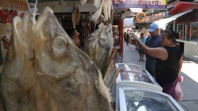 Vendedores del Dandy esperan subir las ventas. Fotos: Yoseph Amaya