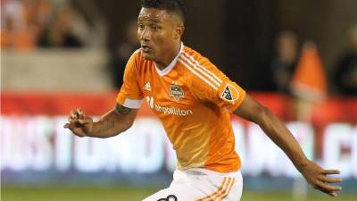 Garrido estará fuera de las canchas durante un año aproximadamente. Su equipo le envió el mejor de los éxitos.