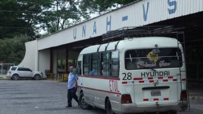 Los estudiantes porteños tendrán menos opciones para viajar, pues los buses de la asociación ya no prestarán ese servicio.