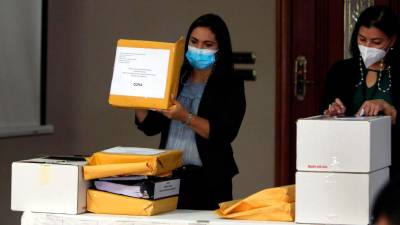 proceso. El CNE recibió en agosto los documentos de las empresas.