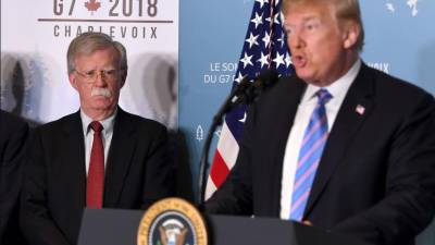 Bolton fue asesor de seguridad nacional durante la administración de Trump, pero fue despedido por su respaldo a una intervención militar en Venezuela y a bombardeos en Irán y Corea del Norte.