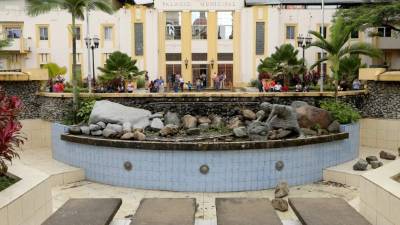 Así luce el parque central de la capital industrial. Le urge una buena renovación.