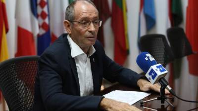 Fotografía fechada el 23 de septiembre de 2019, que muestra al jefe de cooperación de la UE en El Salvador, Pierre-Yves Baulain, mientras habla en entrevista con Efe, en San Salvador (El Salvador). EFE/Miguel Lemus