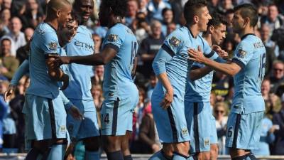 Con goles del marfileño Bony, Fernando y David Silva el Manchester City ha vuelto a la senda del triunfo.