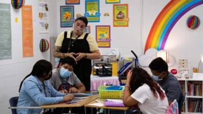 Los menores provenientes de diversos países han sido incluidos en las escuelas estadounidenses.