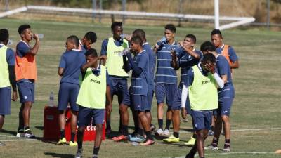 El equipo nacional trabajó por primera vez en la capital brasileña, donde este miércoles enfrentará a Argentina. Foto Juan Salgado.