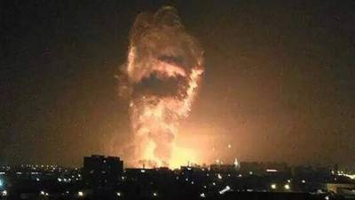 La potencia de la explosión hizo salir a muchos residentes de Tianjin de sus hogares y dejó sin electricidad a algunos edificios cercanos.