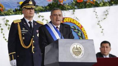 En la imagen, el expresidente de El Salvador Mauricio Funes (frente). EFE/Archivo