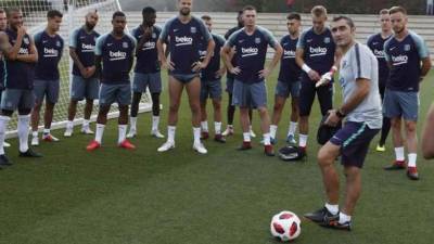 Ernesto Valverde y la plantilla del Barcelona lucharán por sumar más títulos.