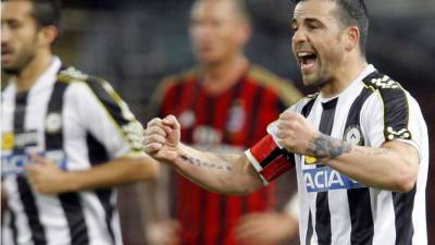 Di Natale celebra su gol contra el Milan.
