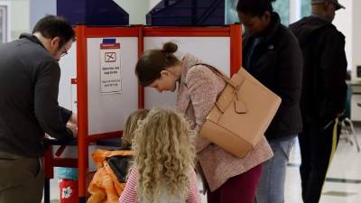 Millones de estadounidenses votan este martes para elegir al candidato demócrata que disputará la presidencia a Trump en las elecciones de noviembre próximo./AFP.