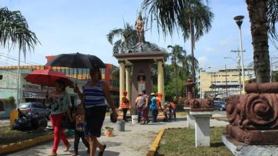 La avenida Lempira es una de las zonas más populares de San Pedro Sula, es conocida también como la avenida de Los Leones.
