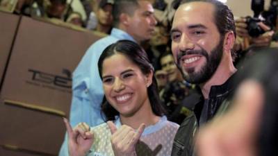 Gabriela Rodríguez, una joven psicóloga, es la nueva primera dama de El Salvador luego de que su esposo, Nayib Bukele, ganara ayer las elecciones presidenciales del vecino país.