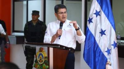 El presidente Hernández en la inauguración del edificio del Ministerio Público.