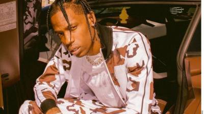 El rapero estadounidense Travis Scott es pareja de la empresaria Kylie Jenner.