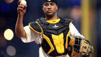 Elías Díaz, receptor venezolano de los Piratas de Pittsburgh.