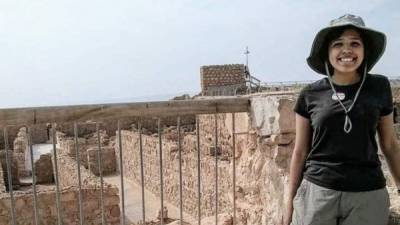 Ridel Morales afirma estar orgullosa de ser egresada de la Unah. En esta imagen se encuentra en una visita al proyecto arqueológico Massada en Israel.
