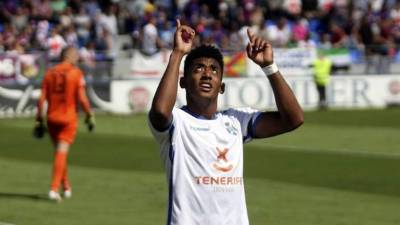 Anthony 'Choco' Lozano marcó dos goles para el Tenerife ante el Huesca.