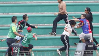 El sábado pasado en el estadio Yankel Rosenthal las aficiones del Marathón y Olimpia se fueron a los golpes.