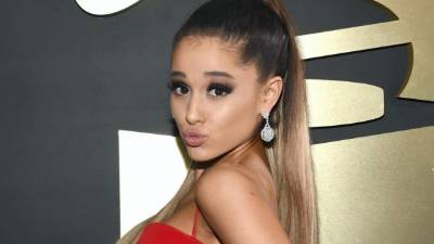 La cantante lanzó su nuevo hit “Heatstroke”, en colaboración con el DJ Calvin Harris y Pharell Williams.