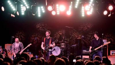 Eagles of Death Metal es una banda de garage rock creada en California que ha colaborado con algunos de los músicos más famosos.