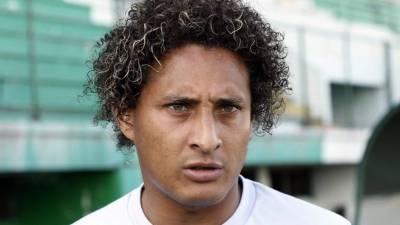 Kevin Hernández habló ante los medios de comunicación en el entrenamiento del Platense. Foto Neptalí Romero
