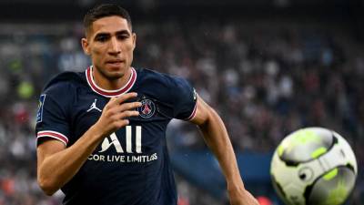 Achraf Hakimi es el lateral derecho del PSG.