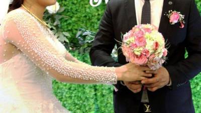 Las bodas falsas están en auge en Vietnam, donde la institución del matrimonio es sagrada y un 70% de las personas de más de 15 años están casadas.