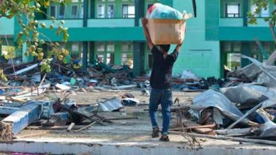 Las autoridades indonesias anunciaron que no sancionarán a los saqueadores y compensarán a los propietarios de los comercios.