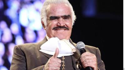 Vicente Fernández ganó el premio a Mejor Álbum de Música Ranchera/Mariachi en los Latin Grammy, mientras el cantante continúa hospitalizado.
