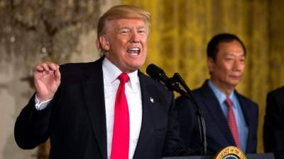 Donald Trump (i), presidente de Estados Unidos. EFE/Archivo